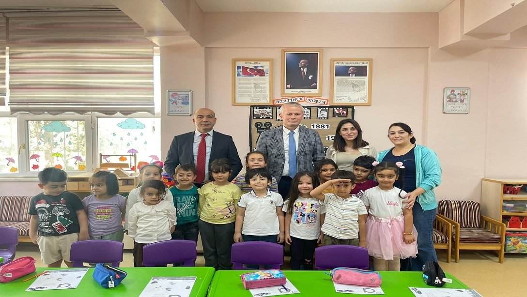 İlçe Milli Eğitim Müdürümüz Sayın Kemal CEYLAN, İlçe Milli Eğitim Şube Müdürümüz Cengiz TOPAL' la birlikte TOKİ Anaokulu' nu ziyaret etti.