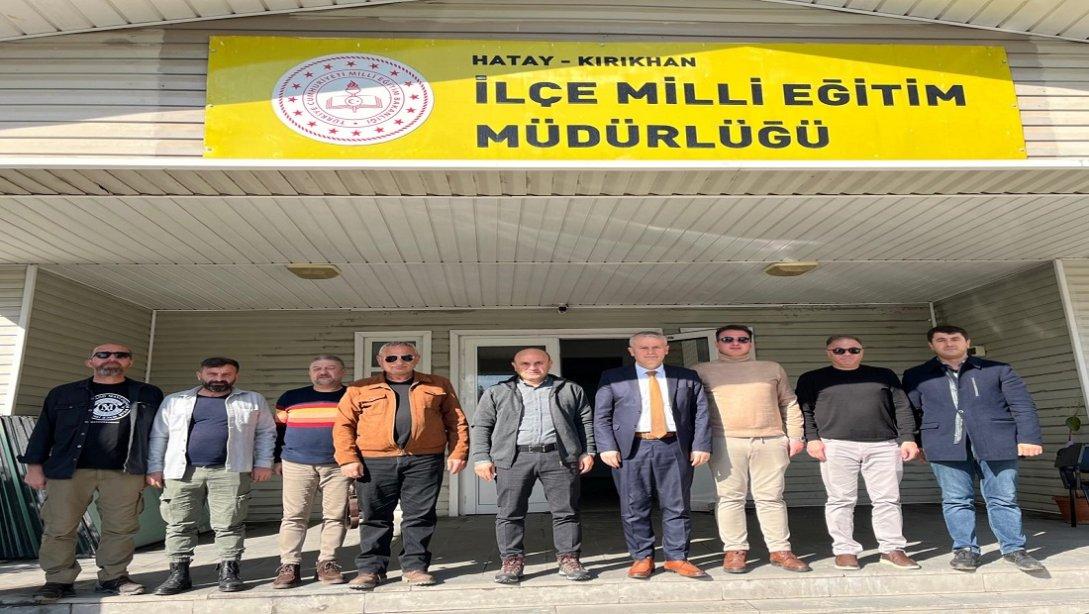 Yalova'nın Altınova İlçesi Belediye Başkanı Sayın Dr. Metin ORAL, İlçe Milli Eğitim Müdürlüğümüz Sayın Kemal CEYLAN'ı ziyaret etti.