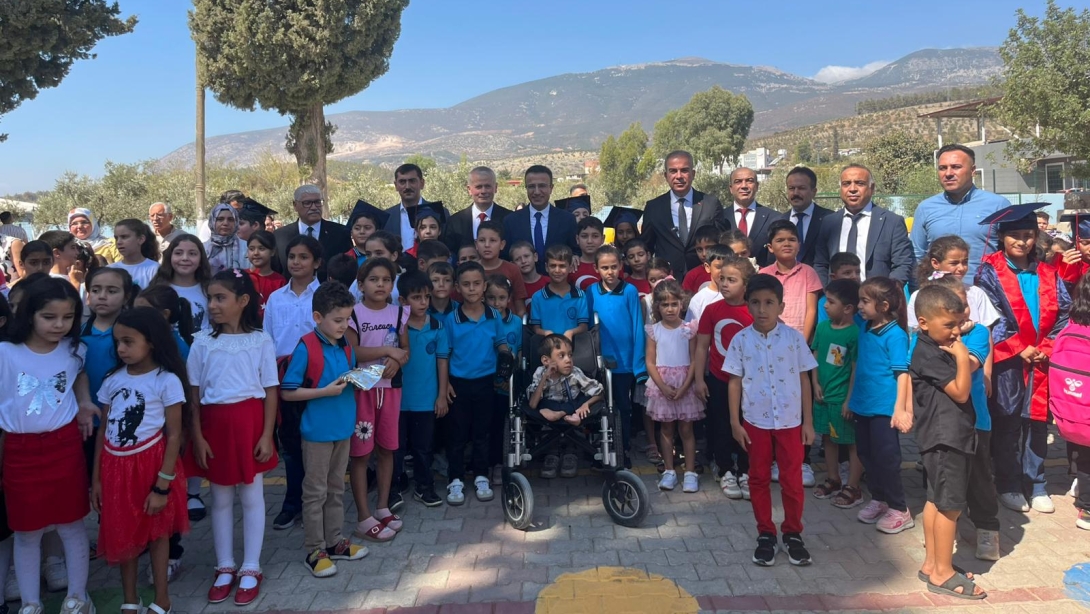 2025-2026 EĞİTİM-ÖĞRETİM YILI İLKÖĞRETİM HAFTASI KUTLAMA TÖRENİ KARATAŞ İLKOKULUNDA BÜYÜK BİR COŞKU VE HEYECANLA GERÇEKLEŞTİRİLDİ.