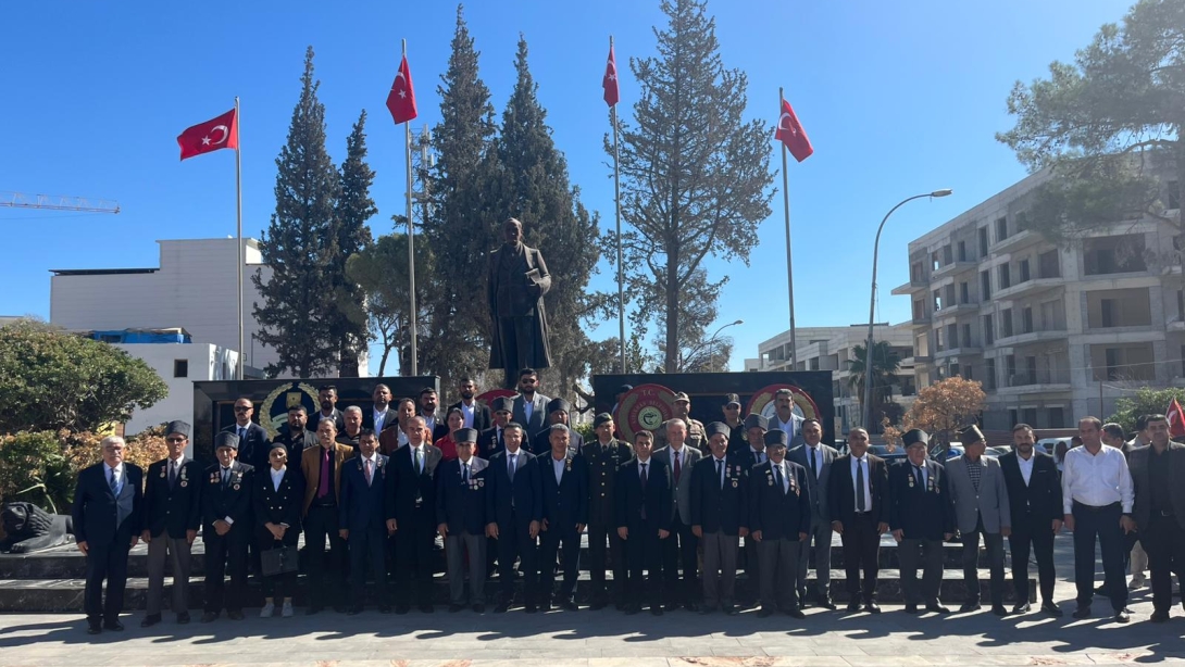 19 EYLÜL GAZİLER GÜNÜ DOLAYISIYLA İLÇEMİZDE, ATATÜRK ANITI'NDA ÇELENK SUNMA TÖRENİ GERÇEKLEŞTİRİLDİ.